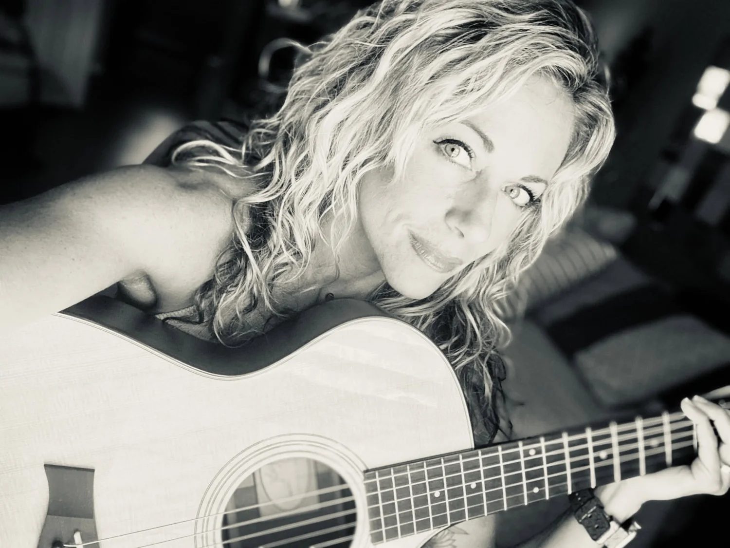 Stephanie Coffey performing live at Smoke Justis in Covington, KY